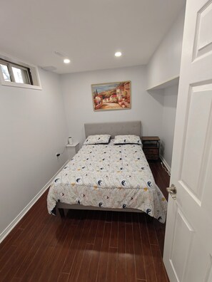 2 bedrooms, iron/ironing board, WiFi, bed sheets - Pleasant Stay Mississauga (Mississauga)