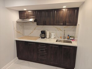 Microwave, stovetop - Pleasant Stay Mississauga (Mississauga)