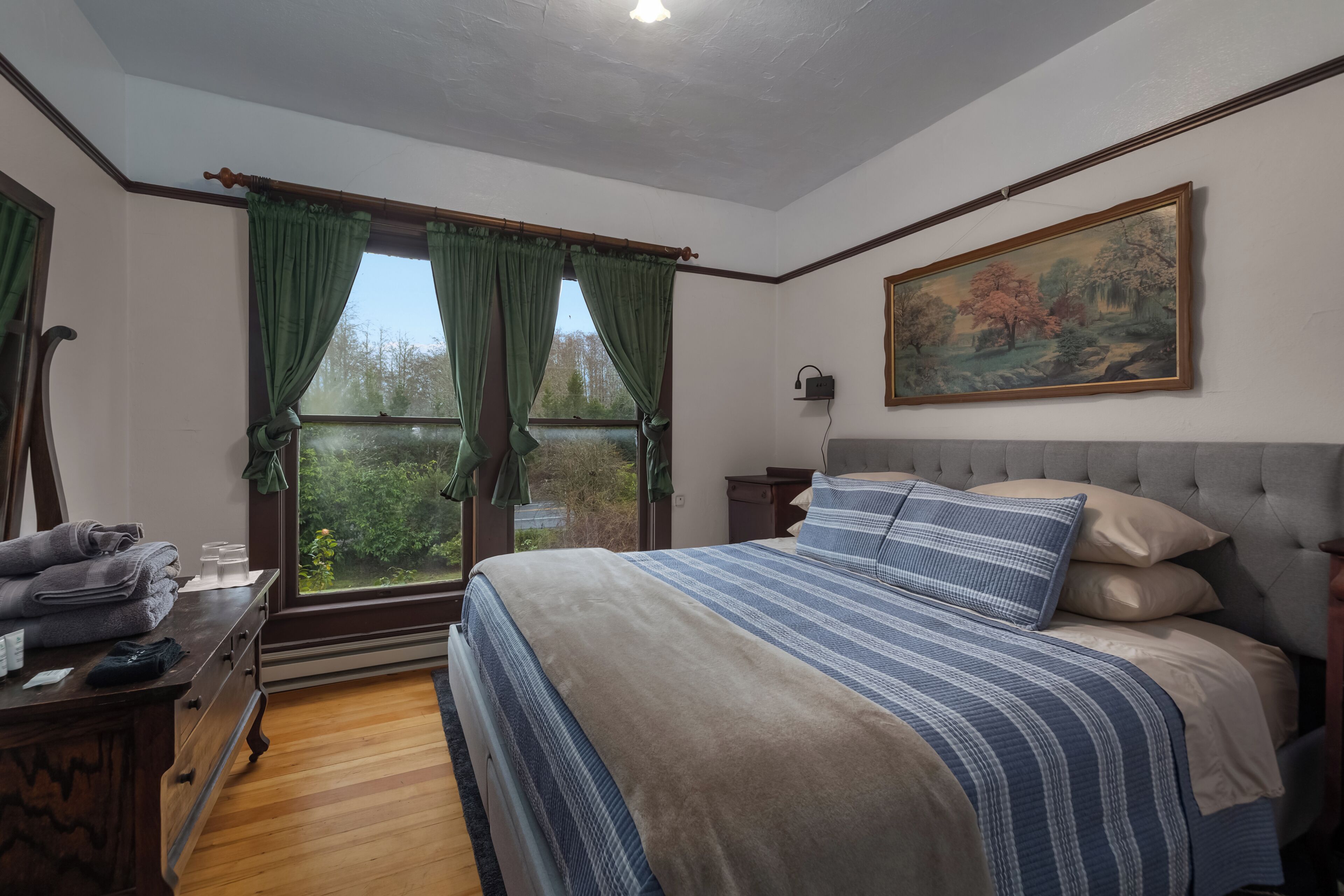 Traditional Room | Egyptian cotton sheets, premium bedding, individually decorated