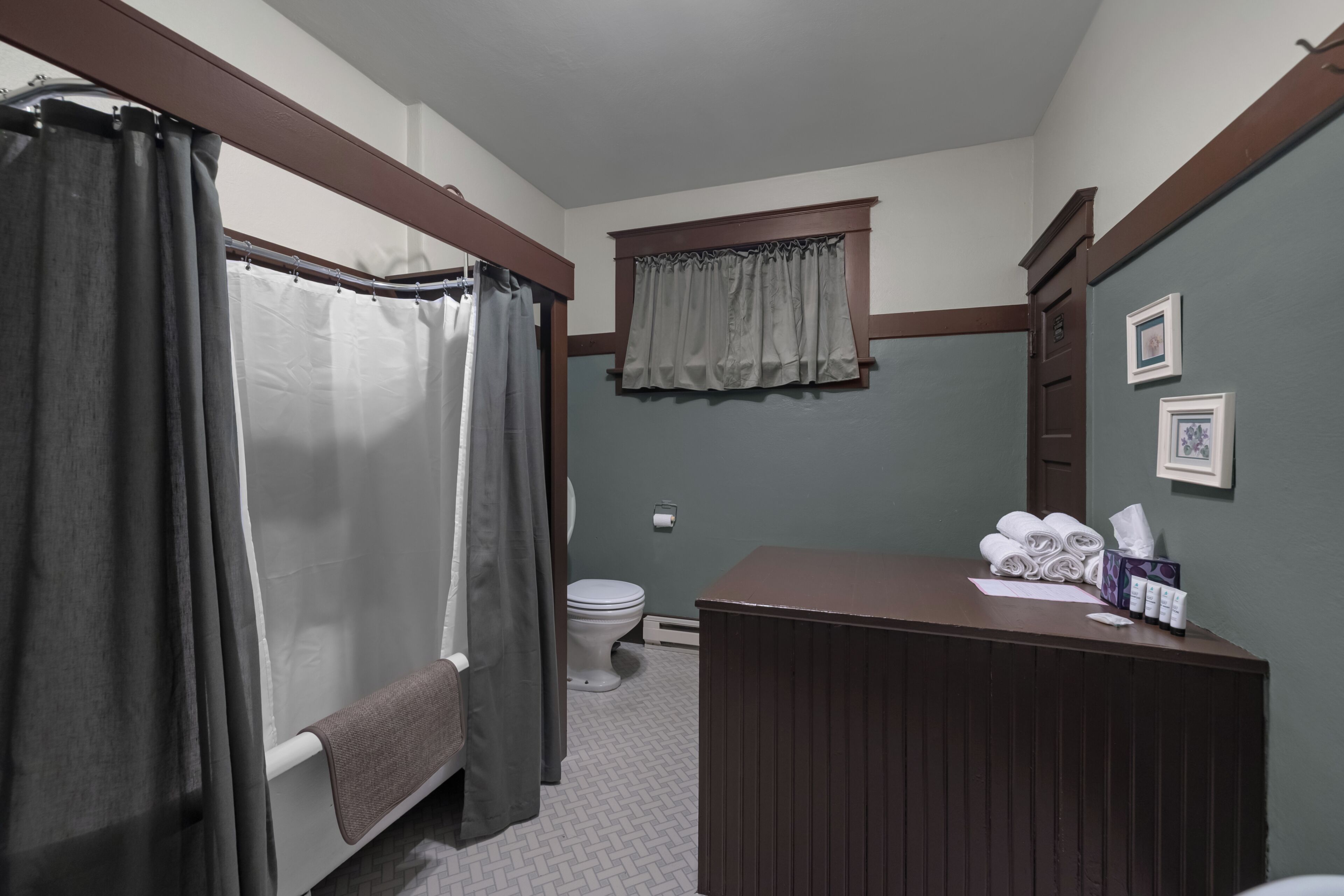 Egyptian cotton sheets, premium bedding, individually decorated