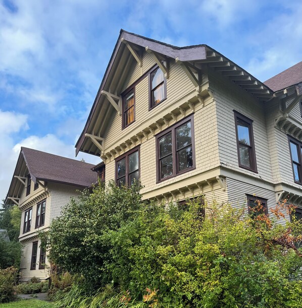 Exterior - McCleary Hotel (McCleary)