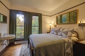 Habitación doble, para no fumadores, vista al jardín | Sábanas de algodón egipcio, ropa de cama de alta calidad y wifi gratis 