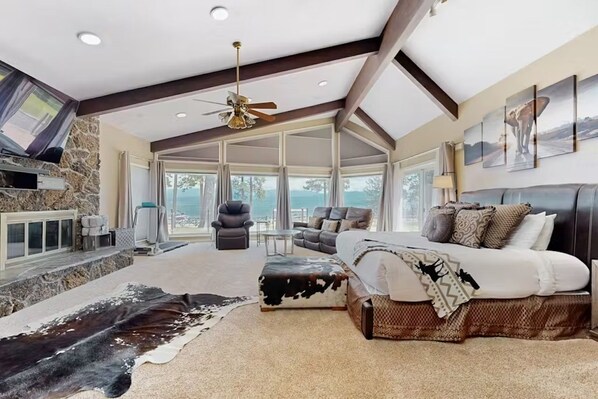 Bureau, fer et planche à repasser, Wi-Fi, draps fournis