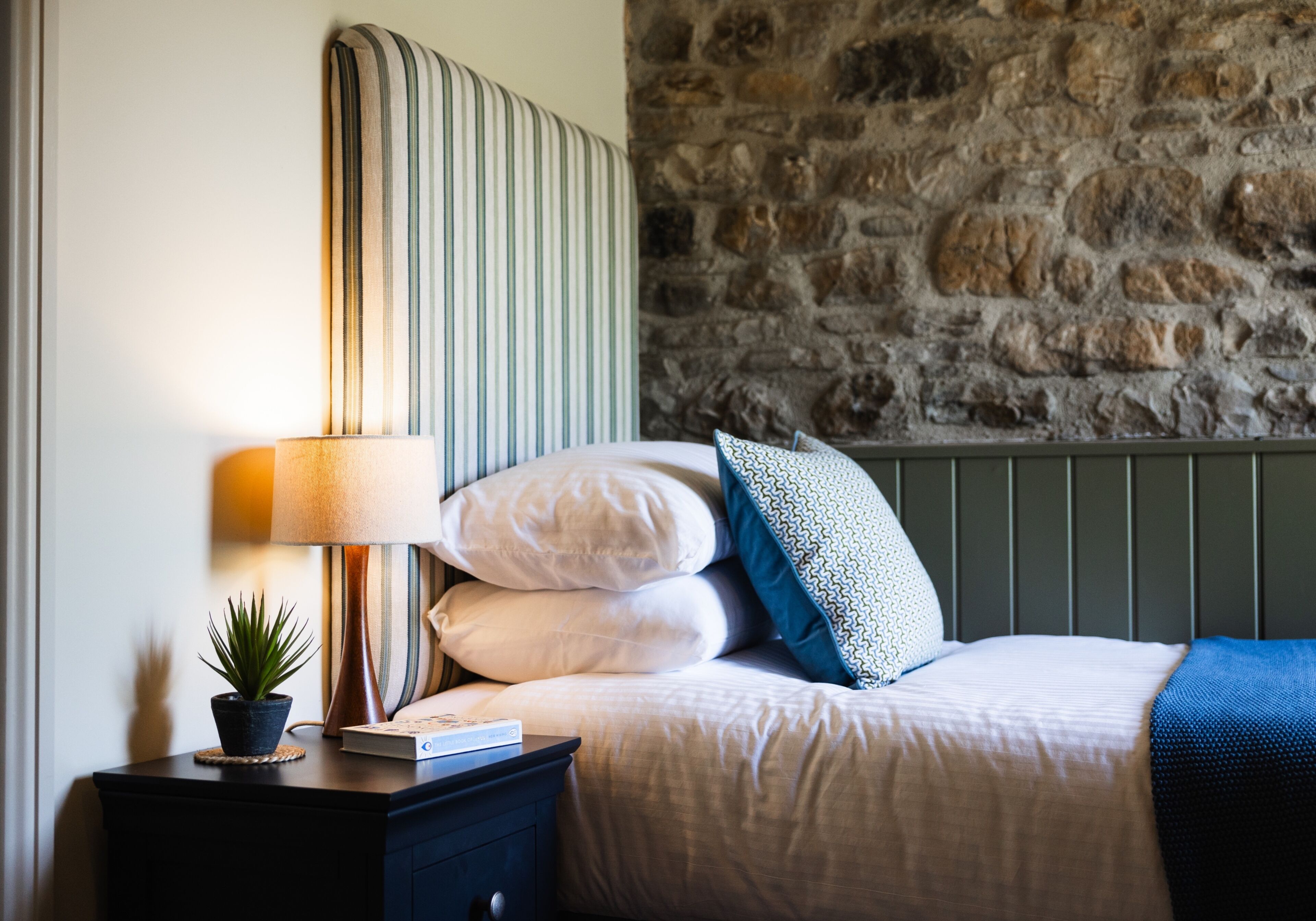 2 bedrooms, travel crib, free WiFi, bed sheets