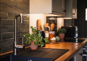 Kühlschrank, Mikrowelle, Ofen, Toaster