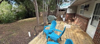 Charming SE ICT Home 3 Bedrooms/2 Baths/2 Queens/1 Twin/1 Queen Pullout