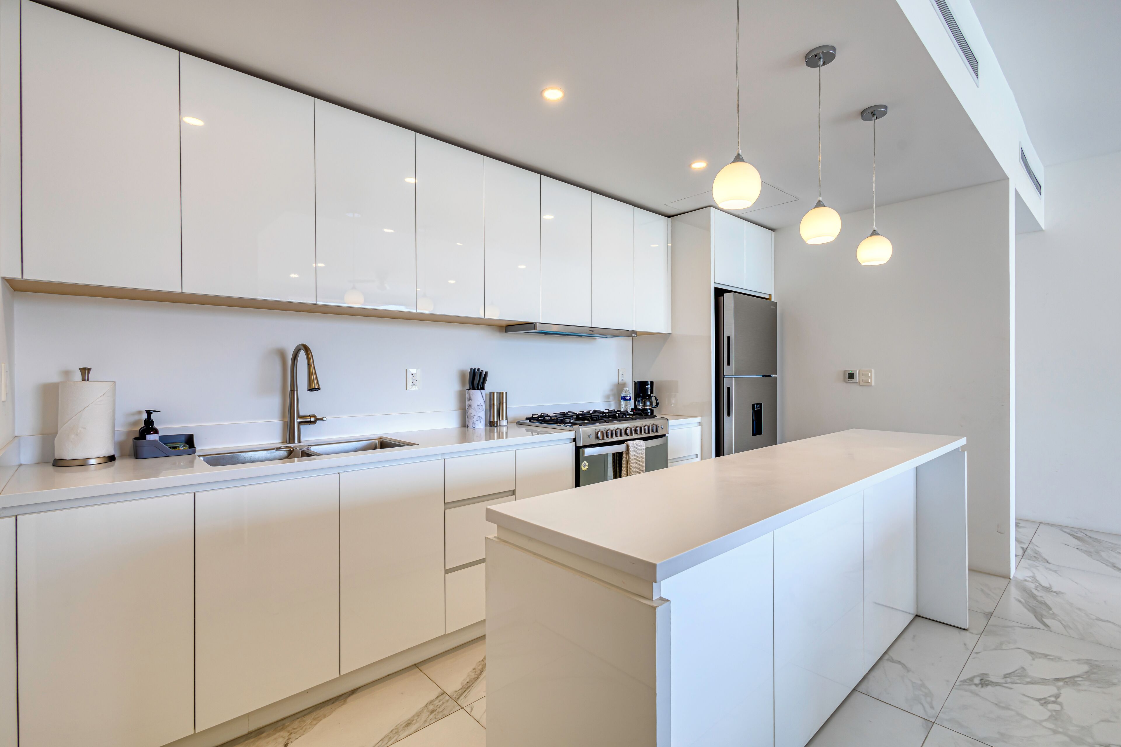 Micro-ondes, four, plaque de cuisson