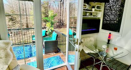 Luxurious executive micro suite on 3 woodsy acres—Near Washington, DC and NoVA