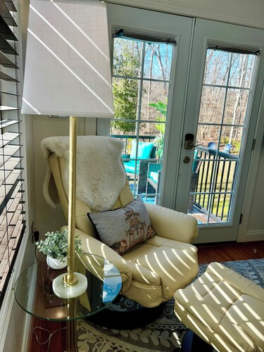 Luxurious executive micro suite on 3 woodsy acres—Near Washington, DC and NoVA