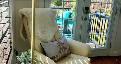 Luxurious executive micro suite on 3 woodsy acres—Near Washington, DC and NoVA