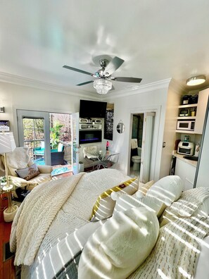 1 bedroom, iron/ironing board, WiFi, bed sheets