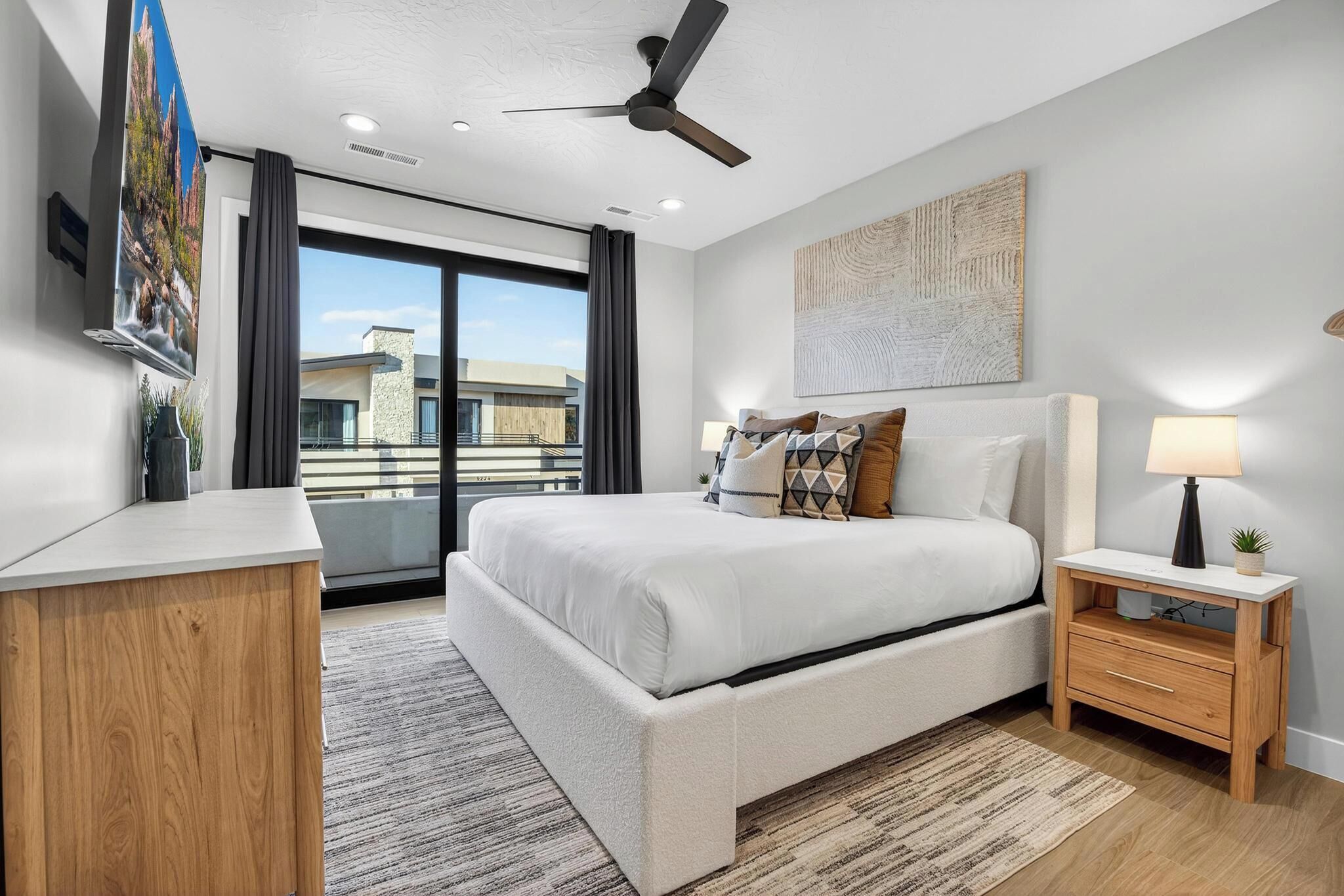 3 bedrooms, iron/ironing board, WiFi, bed sheets