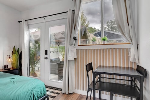 New! The Casita Sol, Fireplace, Backyard, Quiet