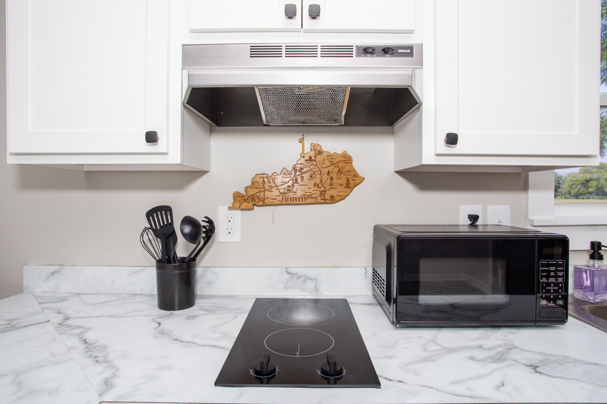 電子レンジ、コンロ、食器洗い機