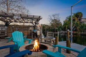 المنطقة المحيطة بالمنشأة