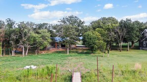 Exterior - Welcome to the "Graham Cracker"! Enjoy your lake front stay at Lake Graham! (Graham)