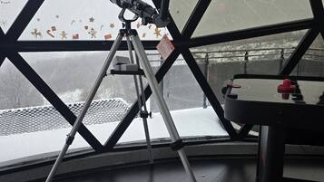 Villa superior, vista a la montaña | Área de sala de estar