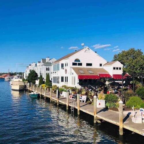 Downtown Mystic +Water ViewsWalk to Shops & Dining