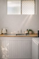 Deluxe Double Room | Private kitchen