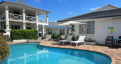Cooks Endeavour Motor Inn