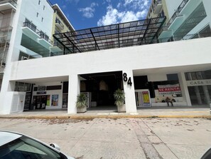 المنشأة من الخارج