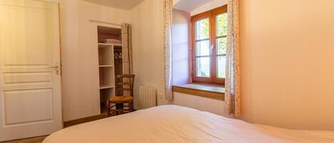 4 camere, ferro/asse da stiro, lenzuola