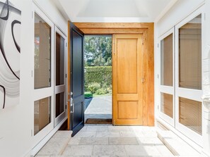 Interior - Beverly Hills City Lights View Mansion (Beverly Hills)