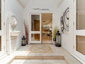 Exterior detail - Beverly Hills City Lights View Mansion (Beverly Hills)