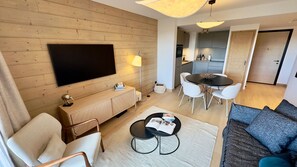 TV, peis og kontorer