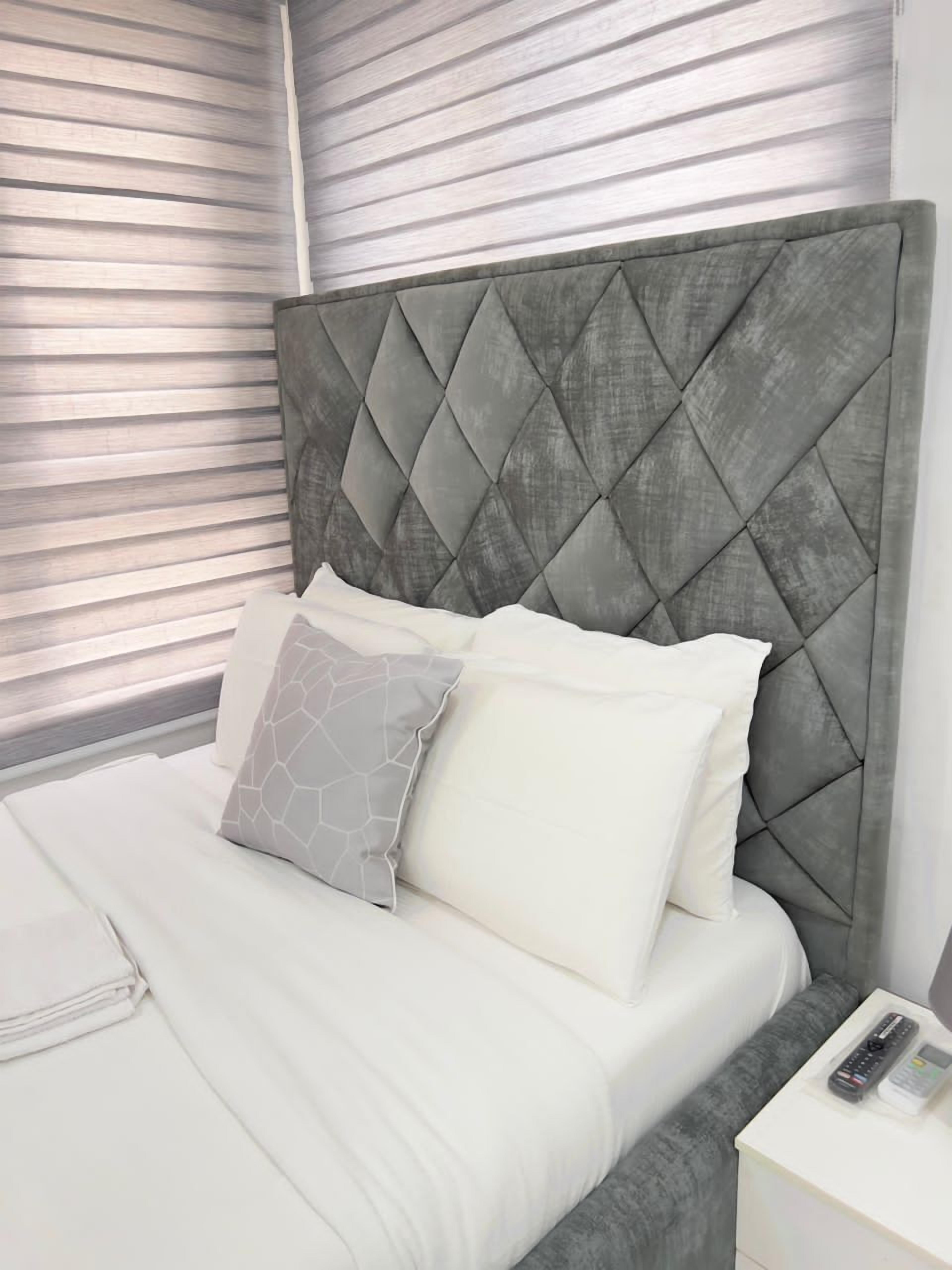 Luksusleilighet, byutsikt | Safe på rommet, skrivebord og skrivebord for bærbar PC