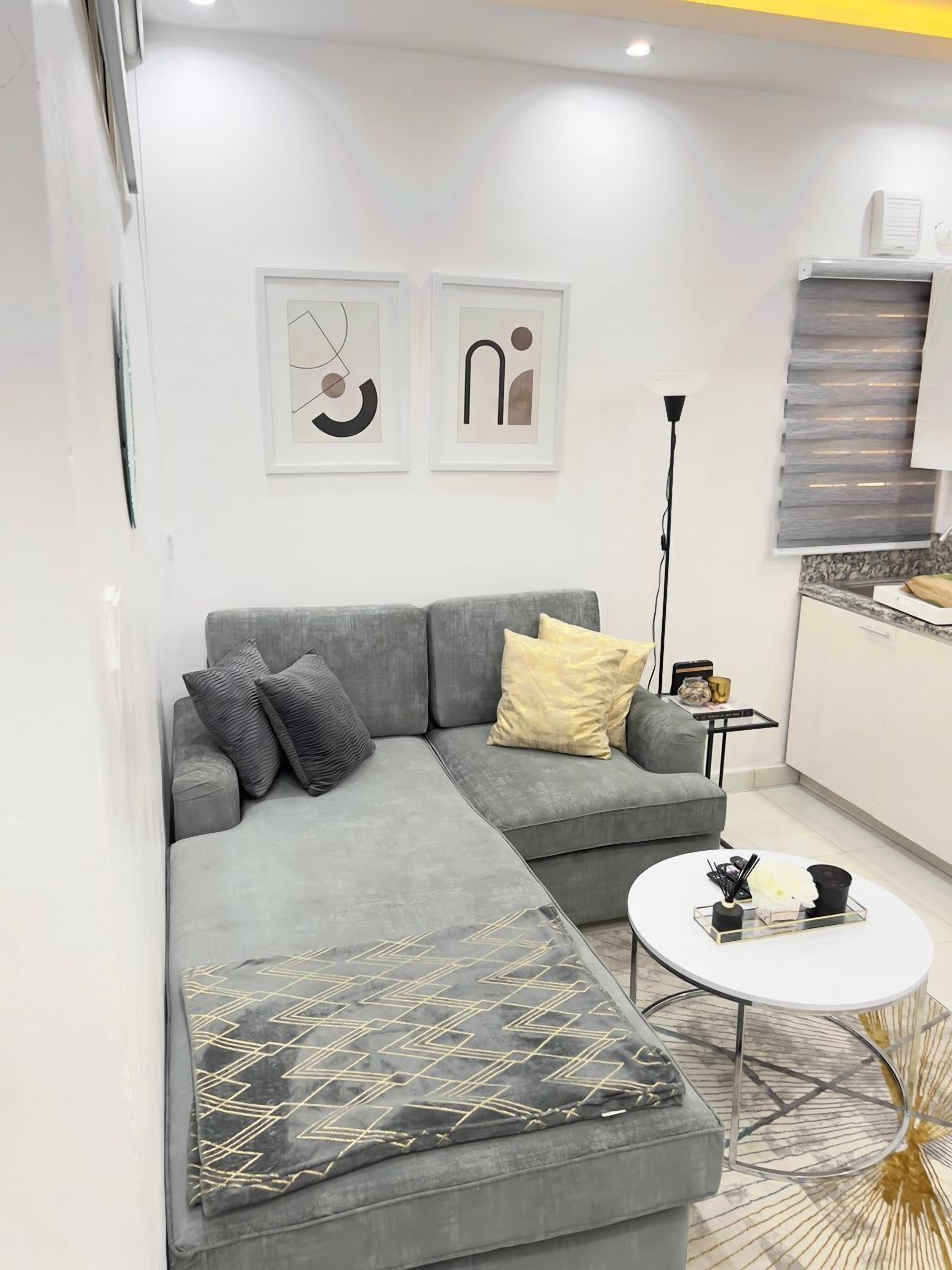 Luxury Apartment, City View | Living area