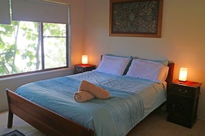 2 makuuhuonetta, silitysrauta/-lauta, ilmainen Wi-Fi, vuodevaatteet