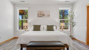 3 chambres, fer et planche à repasser, lit parapluie, Wi-Fi gratuit