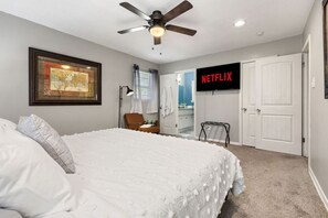 3 bedrooms, desk, iron/ironing board, travel crib
