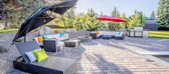 Flathead Lake Villa - 6 Bedroom Guest House