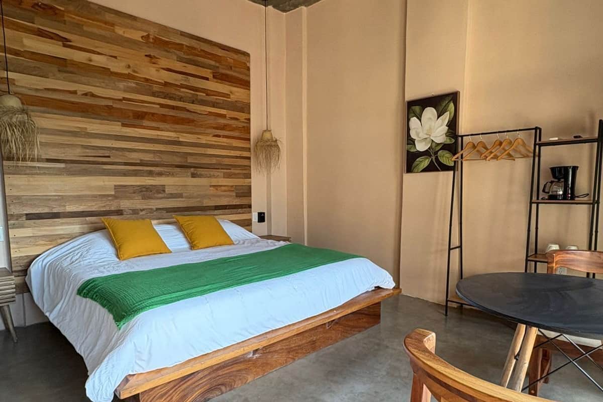 Deluxe Room | Egyptian cotton sheets, premium bedding, Select Comfort beds