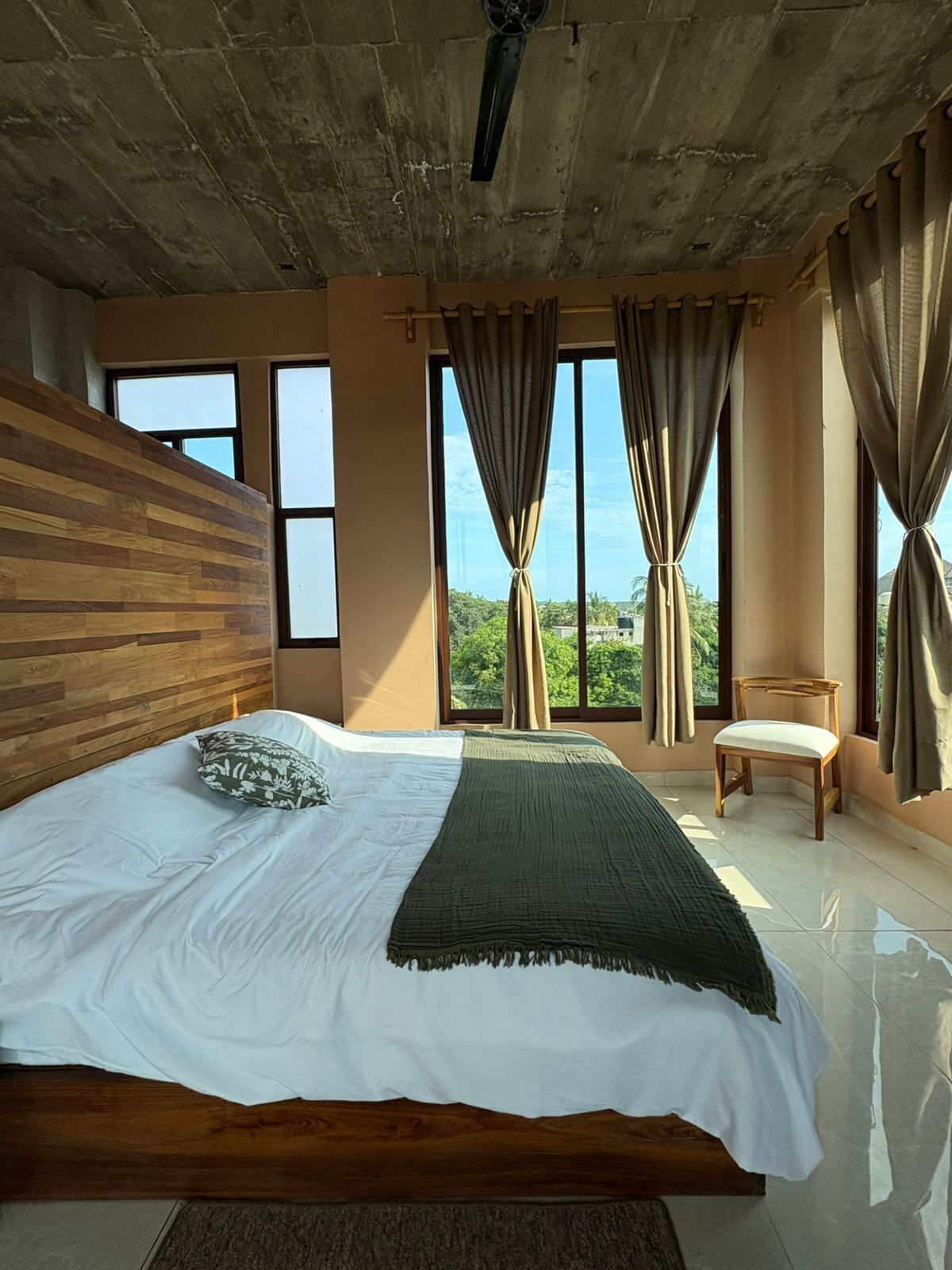 特级双人房, 部分海景 | 埃及棉床单、高档床上用品、Select Comfort 床、特色家居