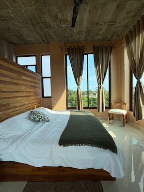 Kamar Double Grand, pemandangan laut terbatas | Seprai katun Mesir, seprai premium, dan tempat tidur Select Comfort