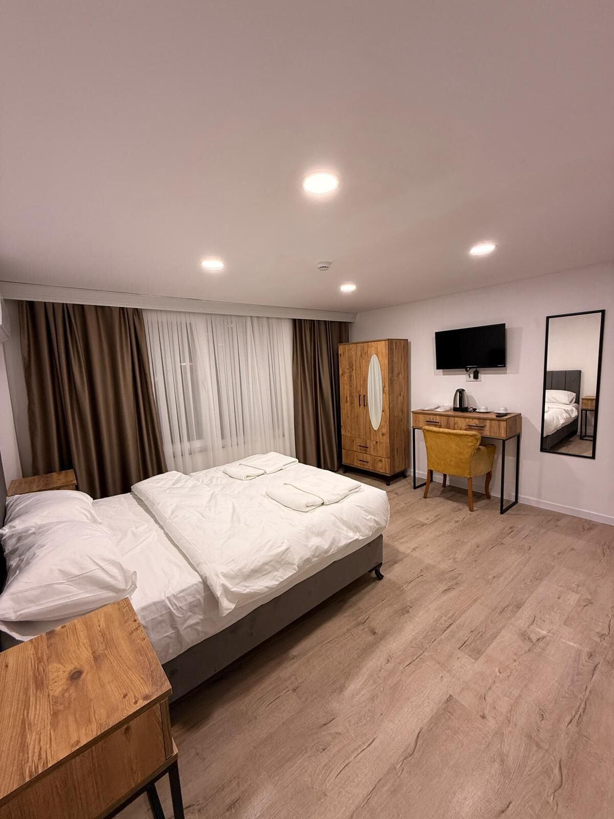 Doppel- oder Zweibettzimmer, Meerblick | Schreibtisch, laptopgeeigneter Arbeitsplatz, kostenloses WLAN