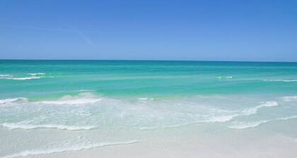 Venice Beach Two Bedroom Private Condo with Community Pool, Gulf Beach Access and Water Views!