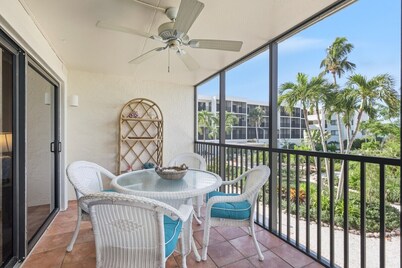 Sea Oats 134 - 2 bed - 2bath - Tennis - Pool - Elevators - Sleeps 4