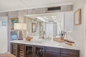 Fridge, microwave, oven, stovetop - Sea Oats 134 - 2 bed - 2bath - Tennis - Pool - Elevators - Sleeps 4 (Boca Grande)