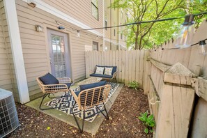 Terrace/patio - Stylish&Cozy~Backyard~Parking~W/D~Walk to Stadiums (Charlotte)