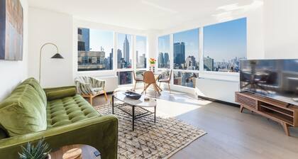 5 Star Luxury 2-bedroom KING Beds condo with best views of Empire State Building