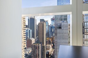 Interior - 5 Star Luxury 2-bedroom KING Beds condo with best views of Empire State Building (New York)