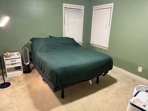 2 bedrooms, iron/ironing board, WiFi, bed sheets - PRIVATE 2 BEDROOM w/ BATH/SHOWER COMBO - Chesterfield, VA (Chesterfield)
