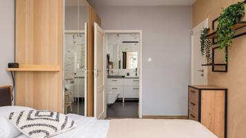 2 habitaciones, tabla de planchar con plancha, wifi y ropa de cama