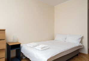 Iron/ironing board, WiFi, bed sheets - Czepca Quiet Corner Studio (Kraków)