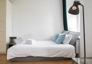 Iron/ironing board, WiFi, bed sheets