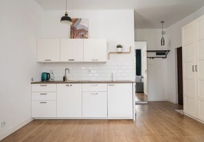 Fridge, stovetop, toaster - Karolkowa City Comfort Studio (Warszawa)